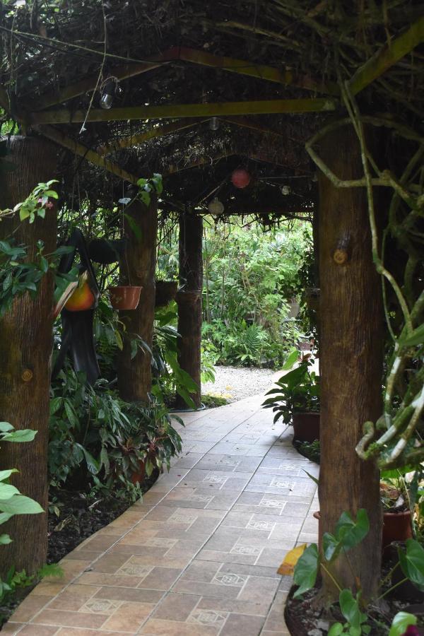 Hotel Roca Negra Del Arenal Ла Фортуна Экстерьер фото