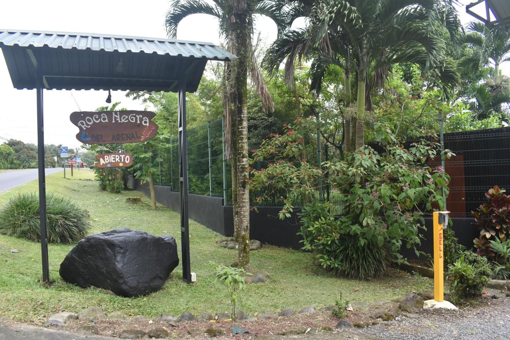 Hotel Roca Negra Del Arenal Ла Фортуна Экстерьер фото
