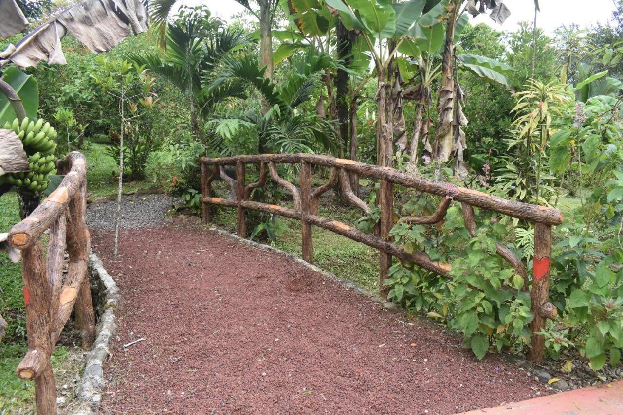 Hotel Roca Negra Del Arenal Ла Фортуна Экстерьер фото