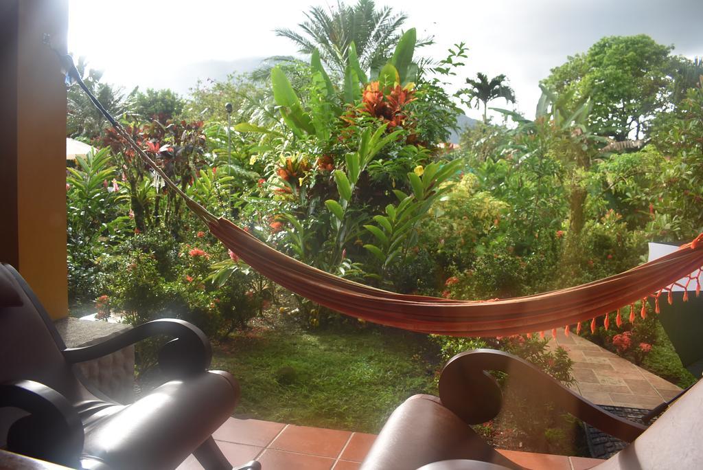 Hotel Roca Negra Del Arenal Ла Фортуна Экстерьер фото